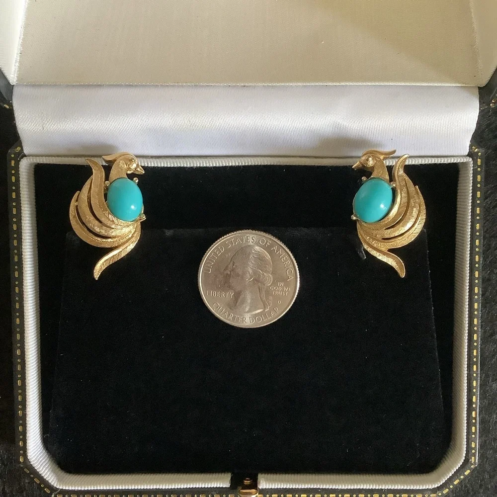 Vintage Avon bird of paradise faux turquoise clip on earrings.